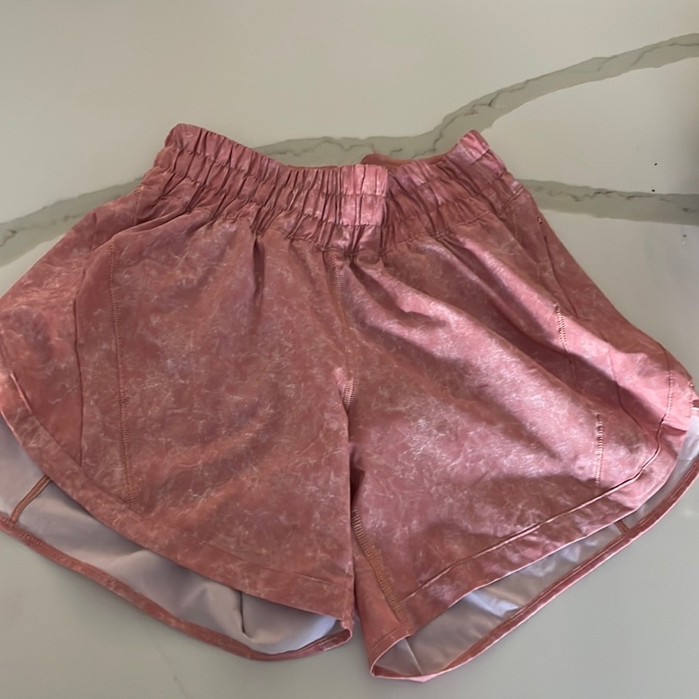 Lululemon tracker short size 4